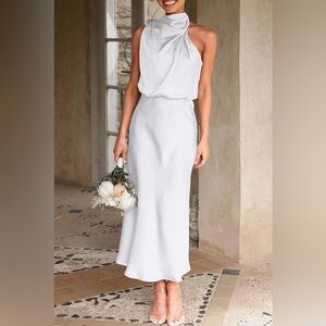 Elegant White Sleeveless Maxi Dress